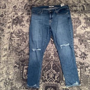 Levi’s 711 Skinny Jeans